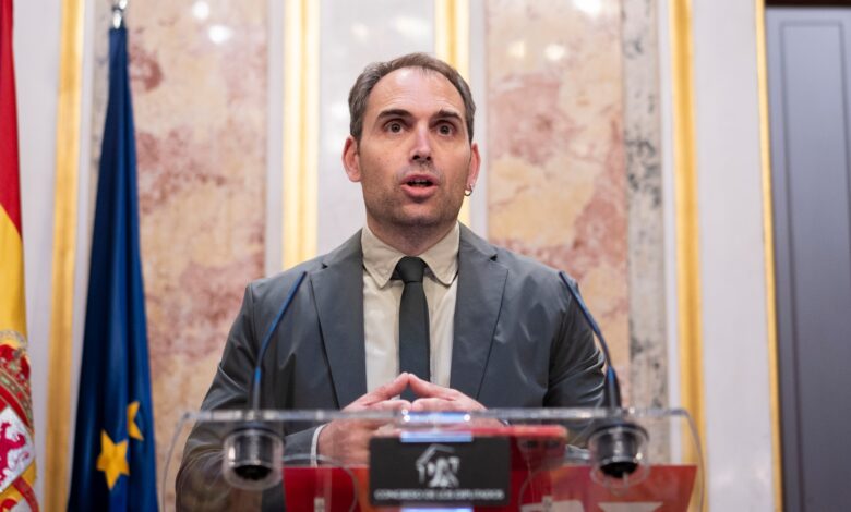 Toni Valero durante la presentación de la iniciativa esta mañama en el Congreso
