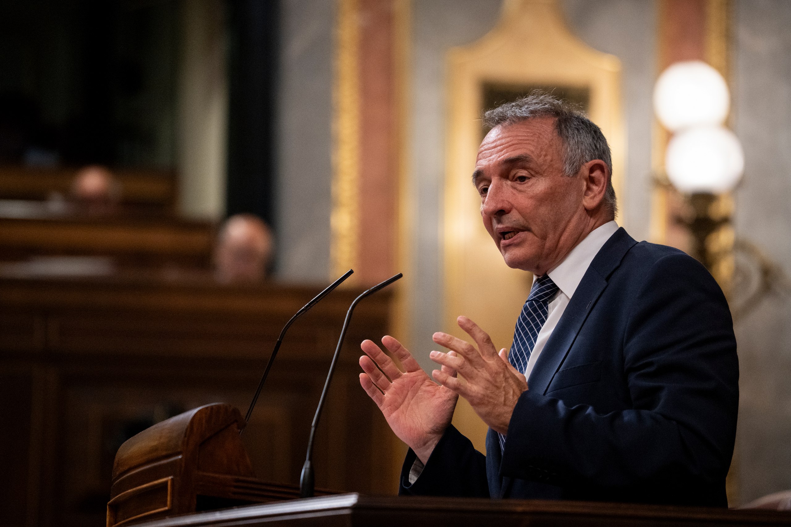 Enrique Santiago durante su intervención en el Pleno del Congreso de esta tarde