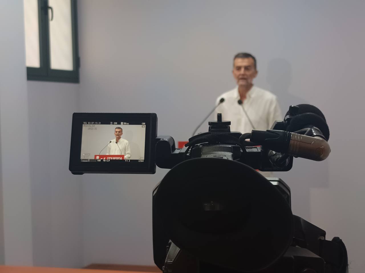 Antonio Maíllo durante la rueda de prensa de esta mañana en la sede de IU Andalucía en Sevilla