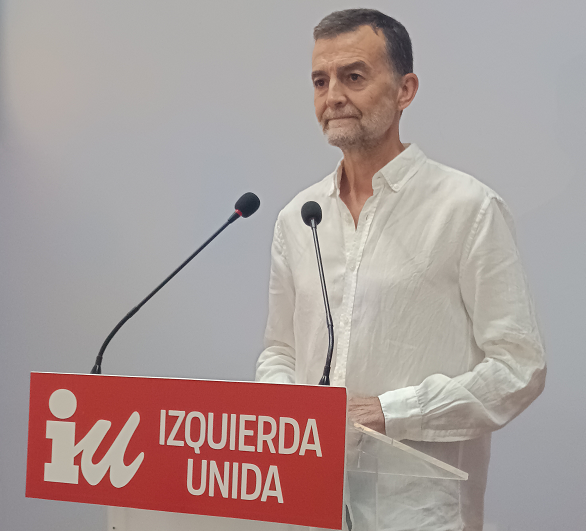 Antonio Maíllo durante la rueda de prensa de esta mañana en la sede de IU Andalucía en Sevilla
