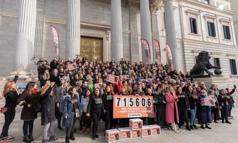 presentación en el Congreso de las firmas de la ILP. 'No es mi cultura'