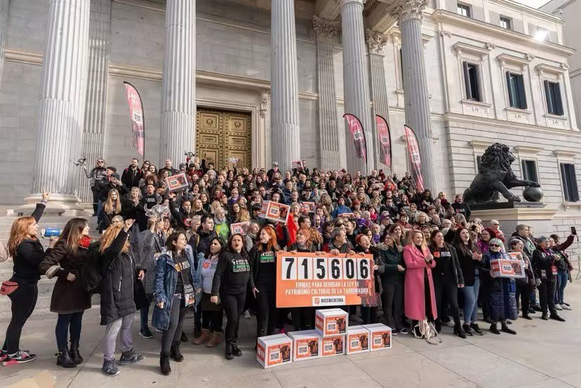 presentación en el Congreso de las firmas de la ILP. 'No es mi cultura'