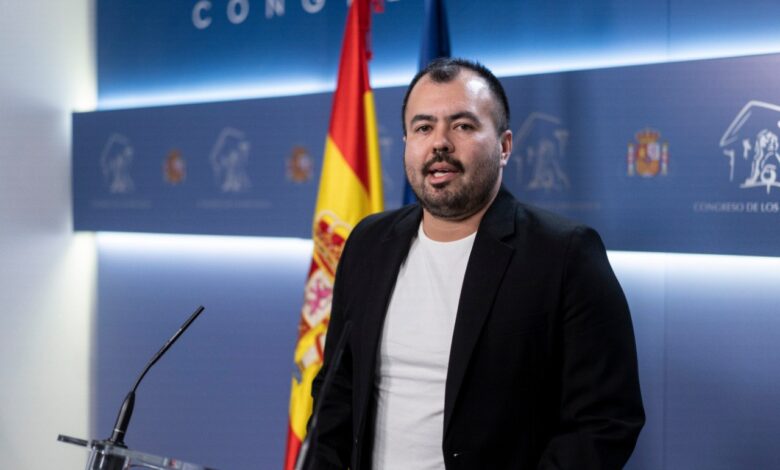 El diputado valenciano de Izquierda Unida, Nahuel González, en el Congreso.