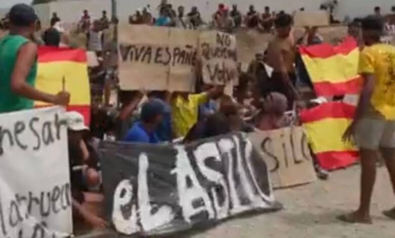 migrantes que permanecen en Ceuta tras la última entrada masiva de finales de julio